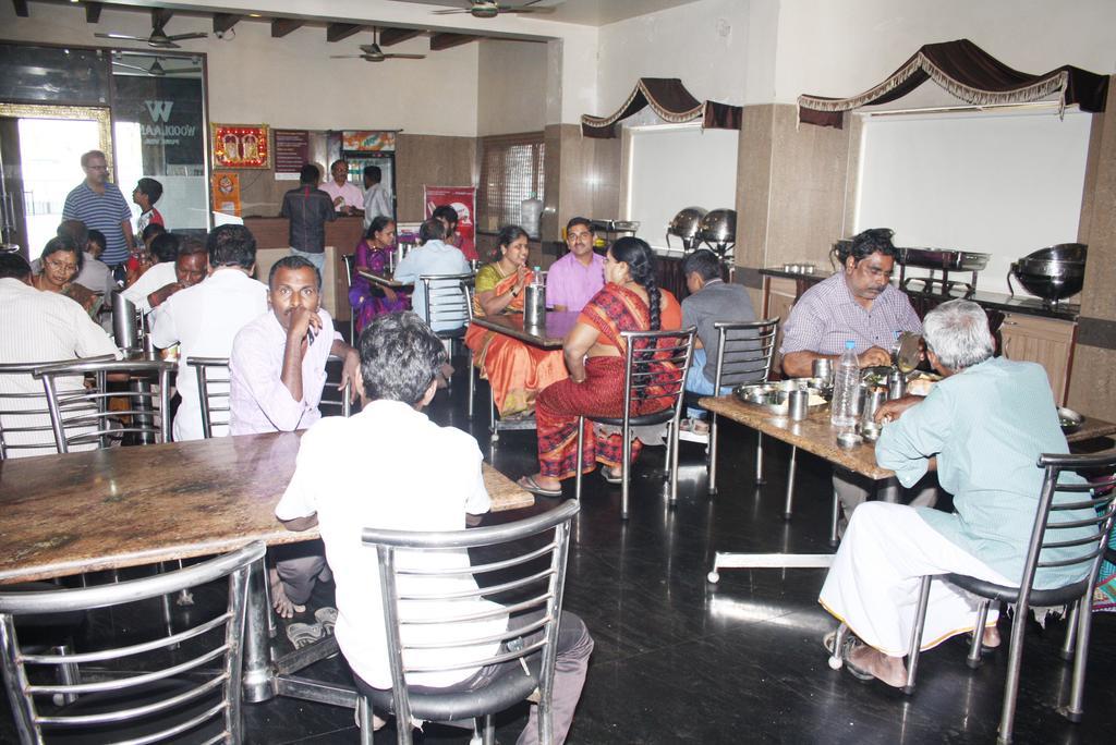 Sivamurugan Hotell Kumbakonam Exteriör bild