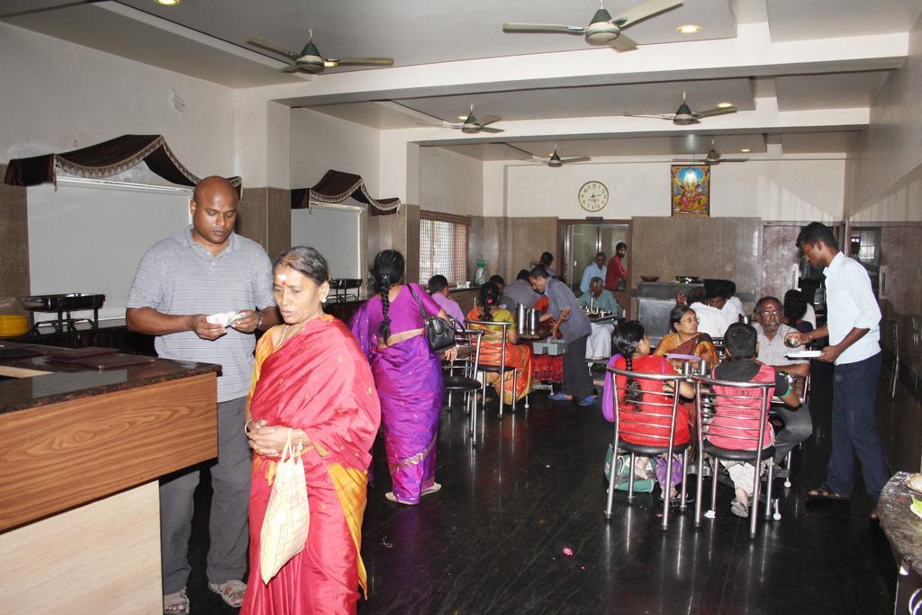 Sivamurugan Hotell Kumbakonam Exteriör bild