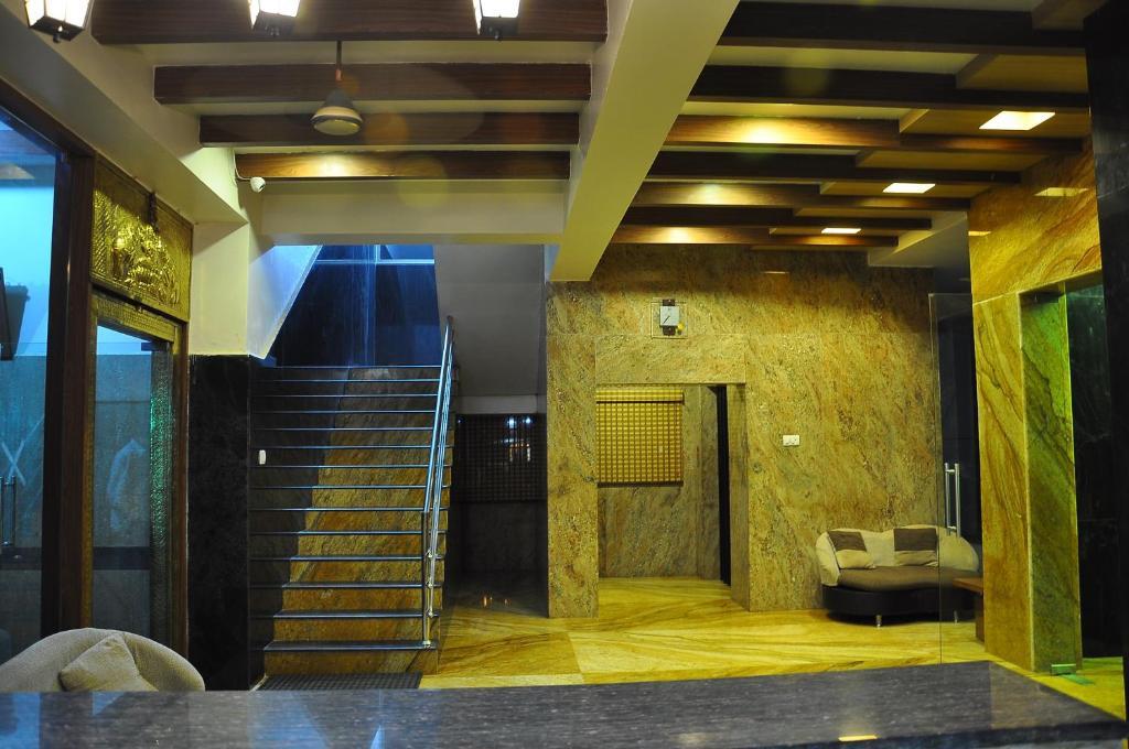 Sivamurugan Hotell Kumbakonam Exteriör bild