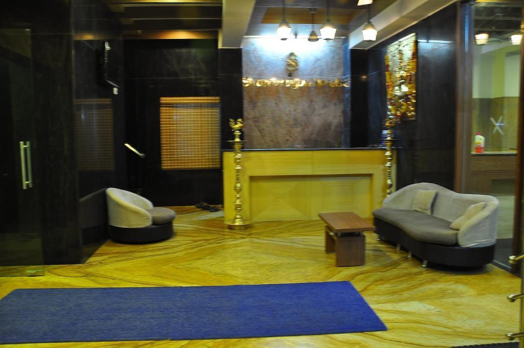 Sivamurugan Hotell Kumbakonam Exteriör bild