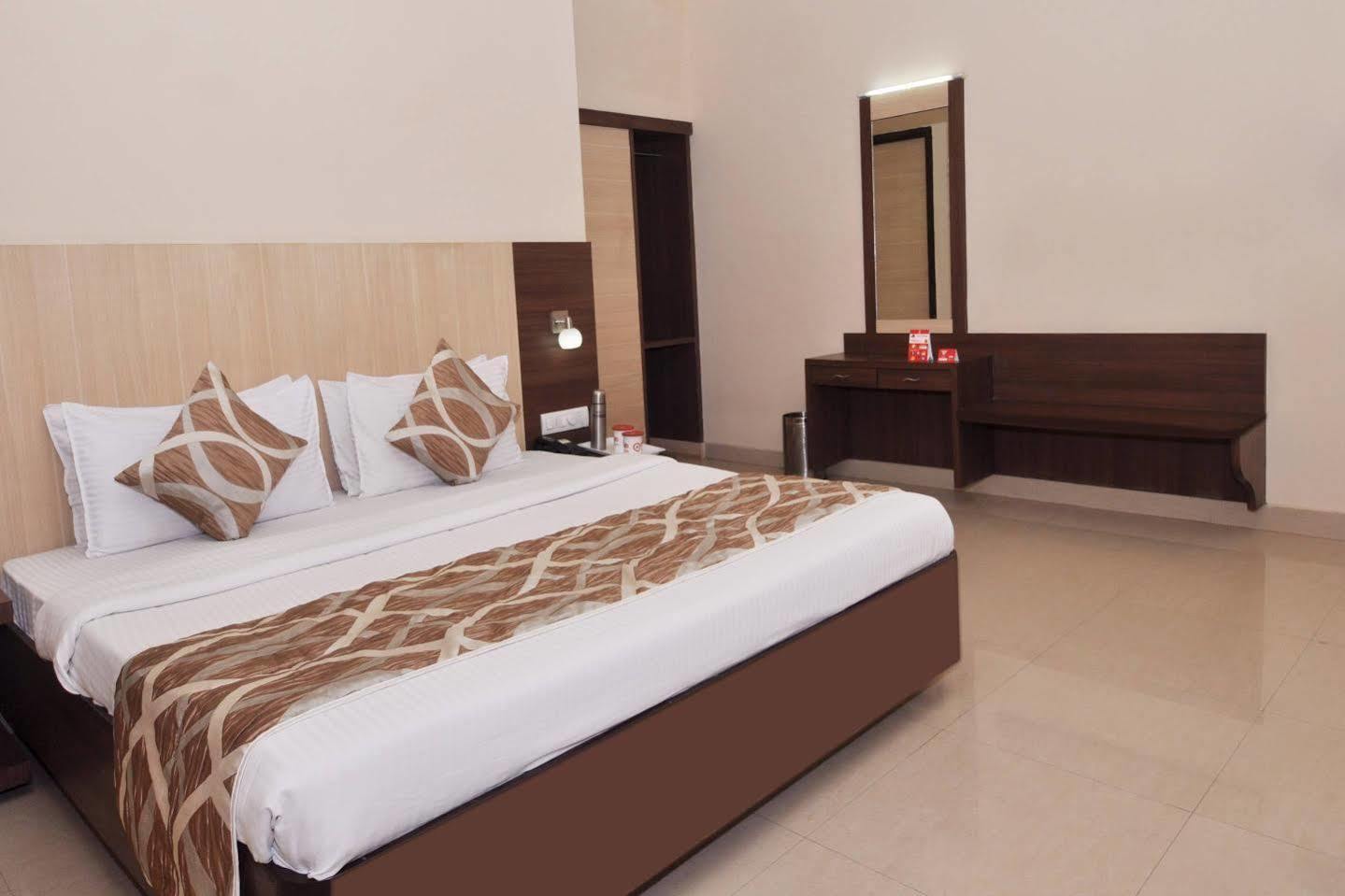 Sivamurugan Hotell Kumbakonam Exteriör bild