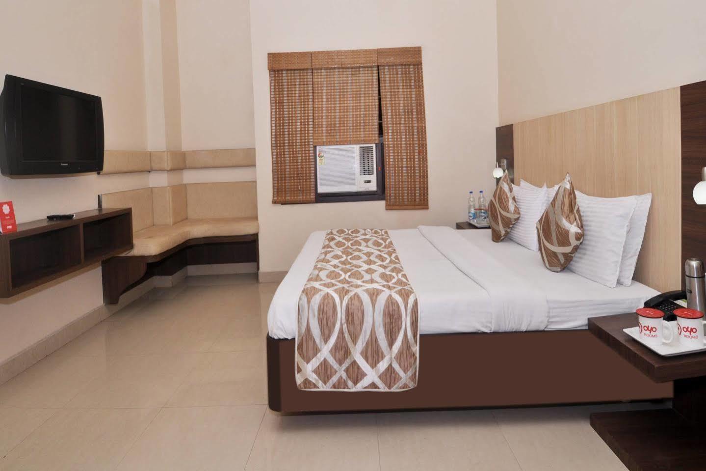 Sivamurugan Hotell Kumbakonam Exteriör bild