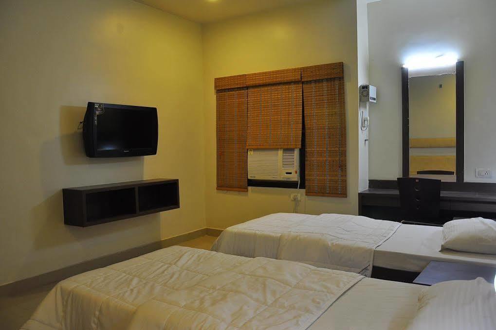 Sivamurugan Hotell Kumbakonam Exteriör bild